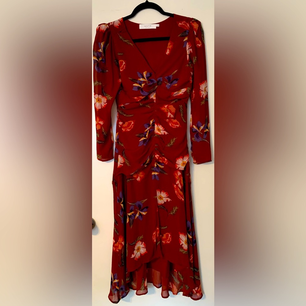 NWT ASTR The Label High-Low Ruched Front Midi Dress in Mauve Floral Size XS